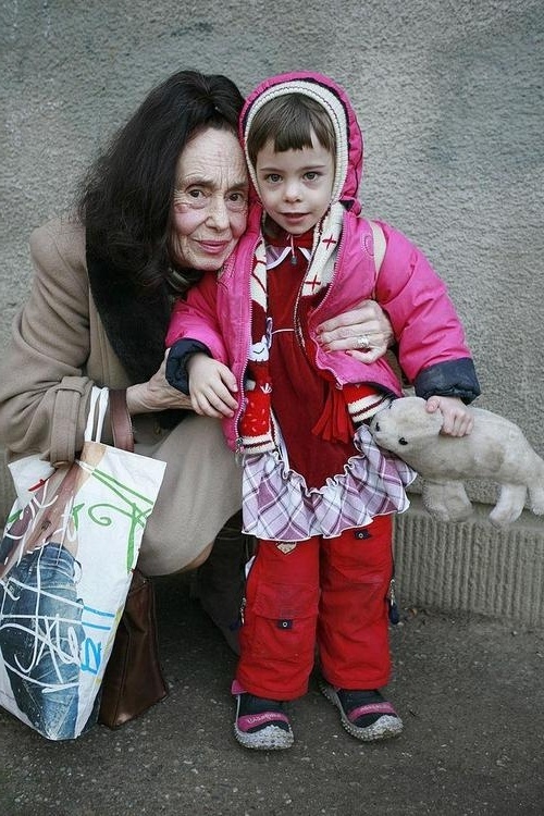 Andriana Iliescu: Η ιστορία του να γίνεις μητέρα για πρώτη φορά στα 66 σου