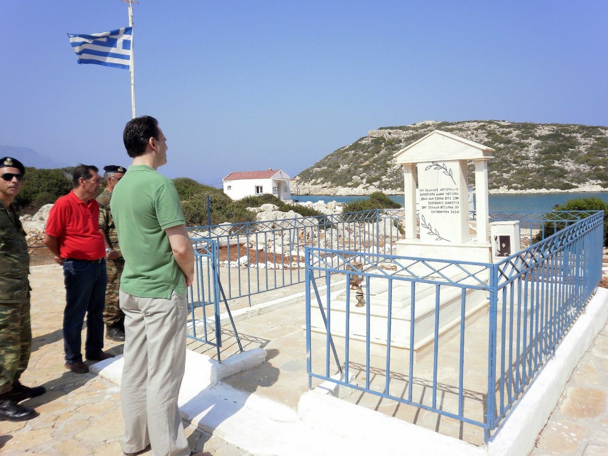 Η κυρία της Ρω: Η γυναίκα που ύψωνε την ελληνική σημαία κάθε μέρα