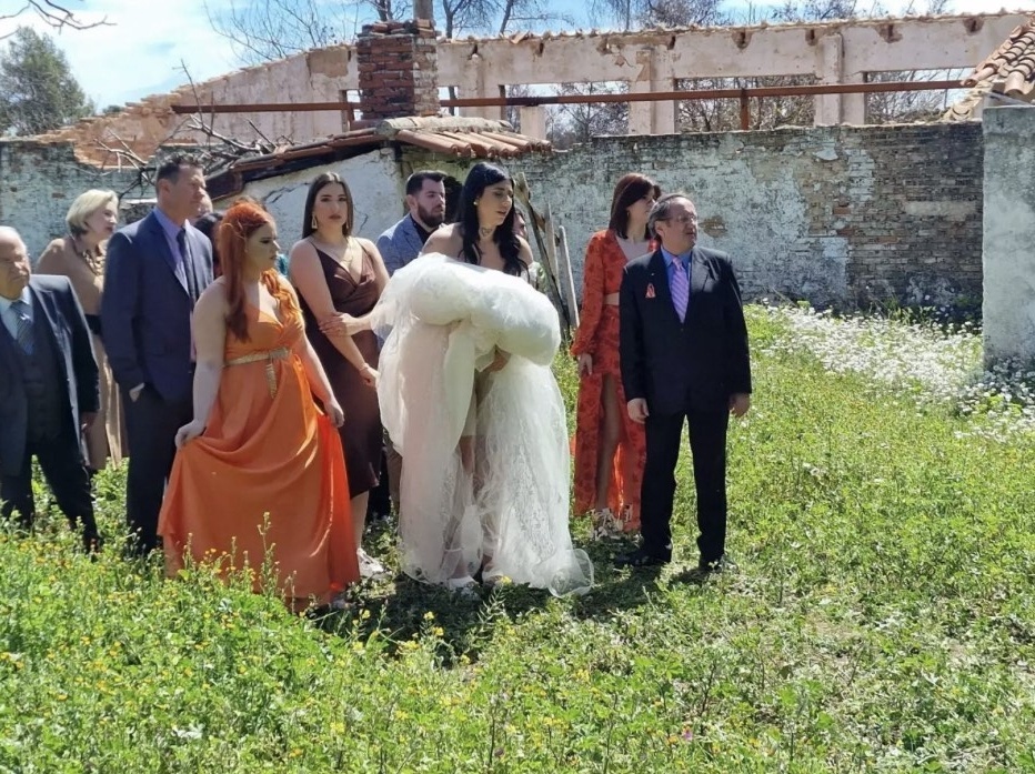 Η Super Kiki ντύθηκε νύφη: Πρωταγωνιστεί στο νέο μουσικό βίντεο του Λευτέρη Πανταζή – Δείτε εδώ!