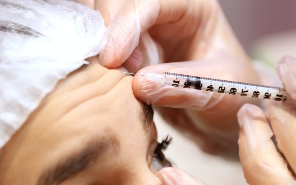 Νέα μελέτη αποκαλύπτει πώς το Botox επηρεάζει τη χημεία του εγκεφάλου>