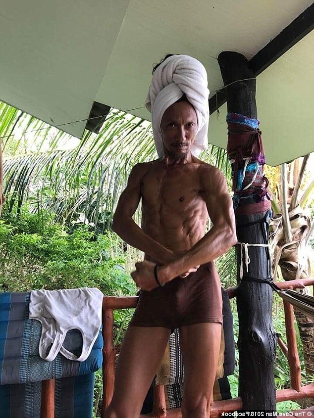 Ο «άνθρωπος των σπηλαίων» της Ταϊλάνδης αποπλανεί τους τουρίστες και προκαλεί αντιδράσεις