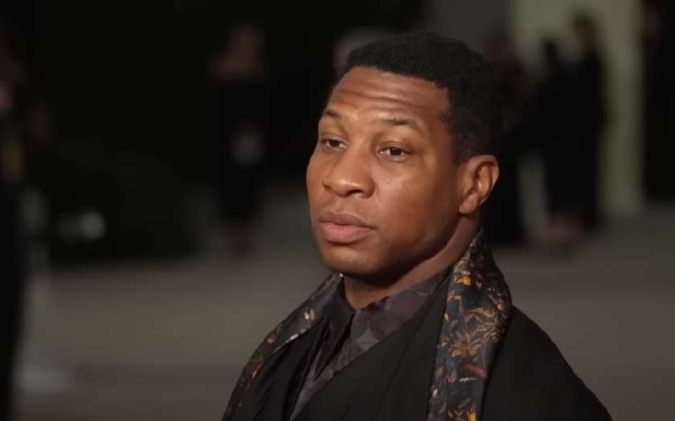 Ο Jonathan Majors συνελήφθη στη Νέα Υόρκη μετά από καταγγελία για βία>