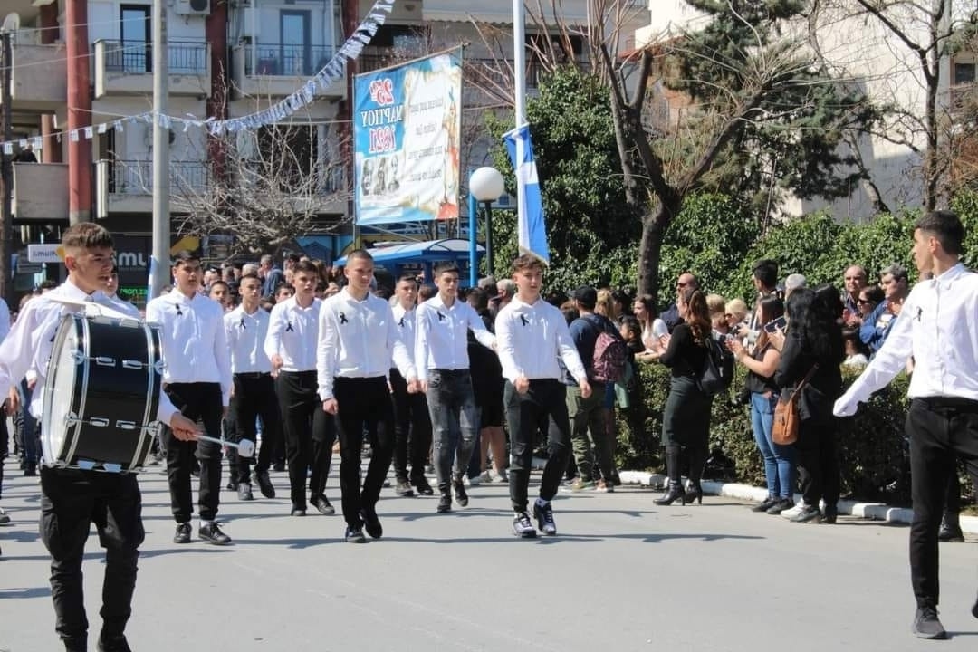 Θυμόμαστε τον Παναγιώτη Μπουρνάζη: Συγκινητικό αφιέρωμα από τους συμμαθητές