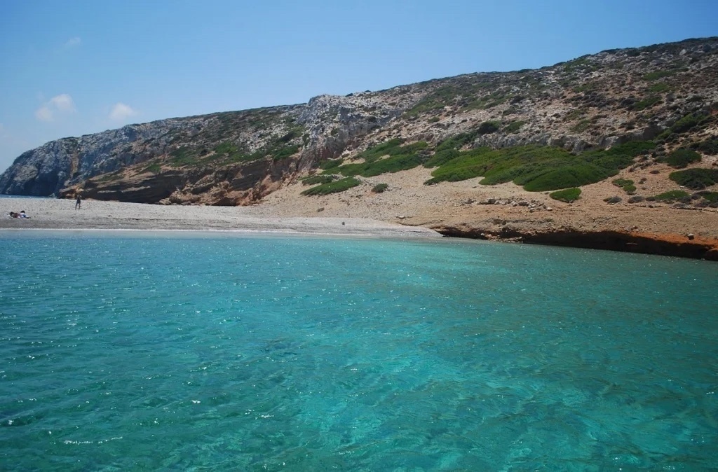 Uninhabited Island Beach Bar: Η δουλειά των ονείρων σας περιμένει με μόνο 2 προϋποθέσεις