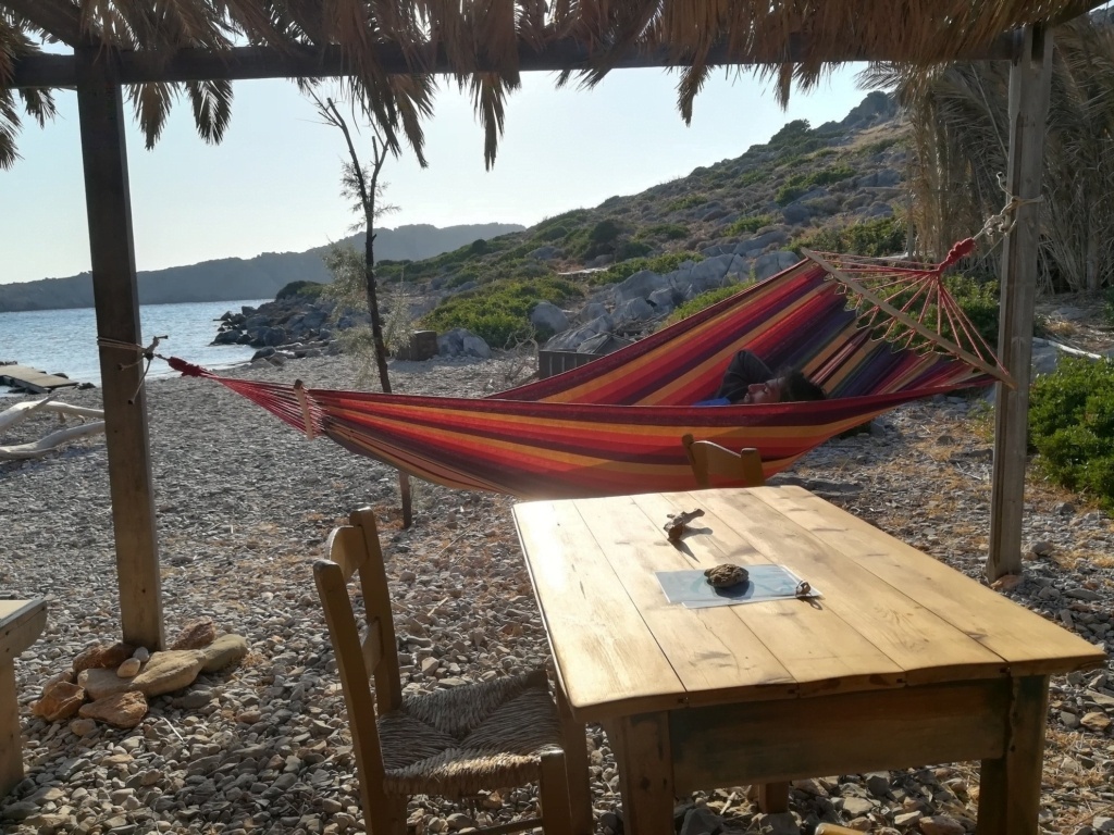 Uninhabited Island Beach Bar: Η δουλειά των ονείρων σας περιμένει με μόνο 2 προϋποθέσεις
