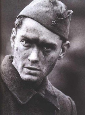 Vasily Zaitsev: Ο ελεύθερος σκοπευτής που εκτέλεσε 243 Γερμανούς σε 1 μήνα και έγινε ήρωας στον Β’ Παγκόσμιο Πόλεμο