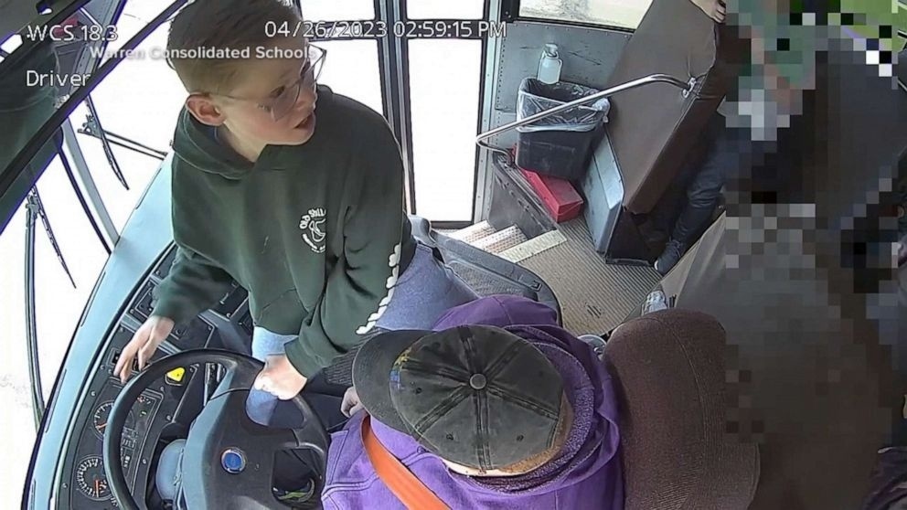 13χρονος μαθητής ήρωας σώζει σχολικό λεωφορείο από ατύχημα