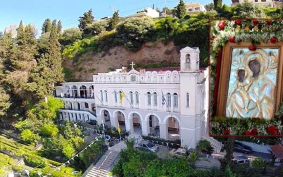 Δείτε την ιστορία και την ομορφιά της Παναγίας Τρυπητής, μιας από τις πιο όμορφες εκκλησίες της Ελλάδας>