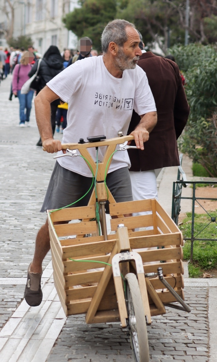 Δείτε τον εναλλακτικό τρόπο ζωής του επιχειρηματία Παύλου Ευμορφίδη