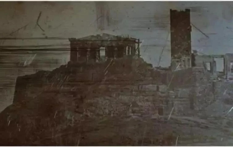 Αθήνα το 1842: Δείτε την παλαιότερη φωτογραφία της Ακρόπολης