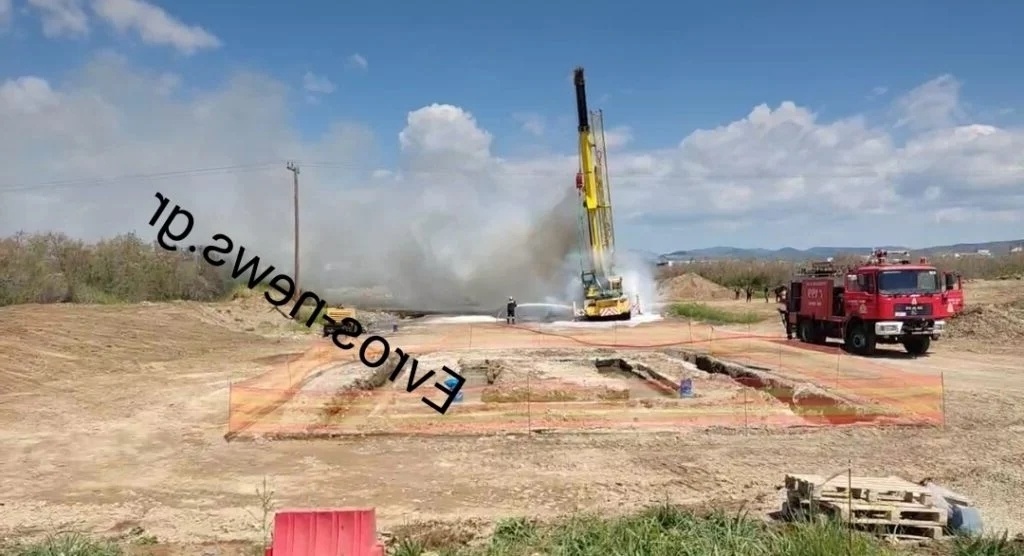 Ατύχημα με γερανό στην Αλεξανδρούπολη προκαλεί μπλακ άουτ και πυρκαγιά Ο χειριστής στην εντατική