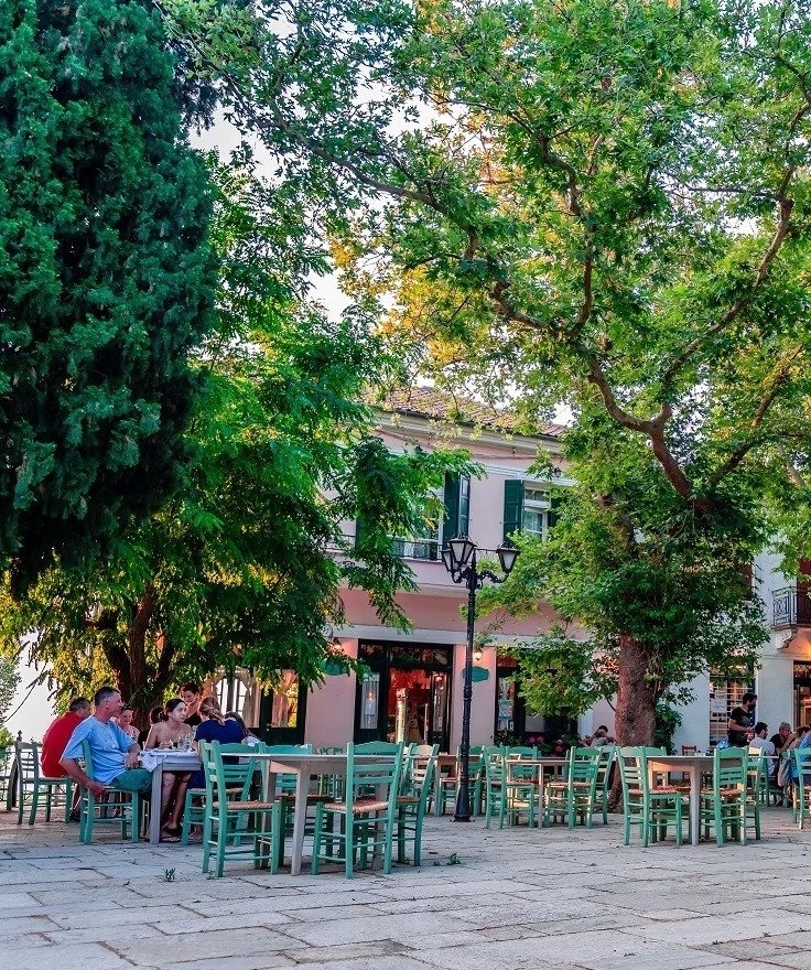 Δείτε το Λαύκο Πηλίου: Ένα χωριό χωρίς αυτοκίνητο με μουσεία, πέτρινα σιντριβάνια και ένα θρυλικό αρτοποιείο και καφετέρια