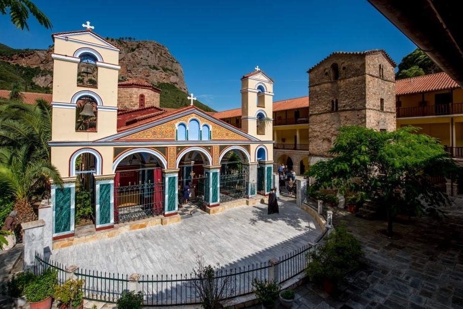 Διατηρημένα Πάθη του Χριστού: Ο Σταυρός, το Στέμμα και τα καρφιά στην Ιερά Μονή Αιγιαλείας Orthodox Truth
