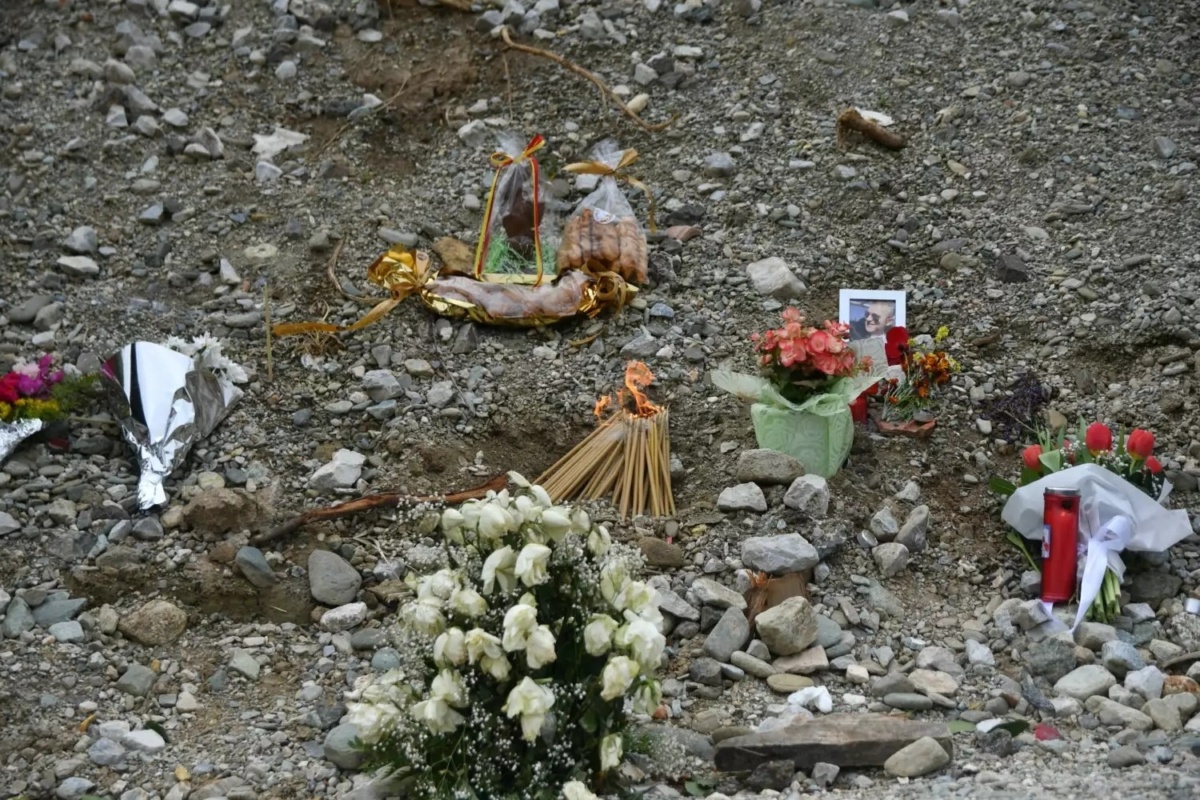 Επιμνημόσυνη Δέηση & Αφιέρωμα στο παρεκκλήσι: Τιμώντας τη μνήμη των 57 θυμάτων της τραγωδίας στα Τέμπη