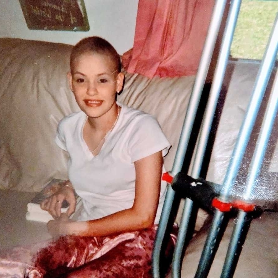 Επιβιώνοντας από τον καρκίνο στα 18: Μια ιστορία ελπίδας, μητρότητας και υπέρβασης των αντιξοοτήτων