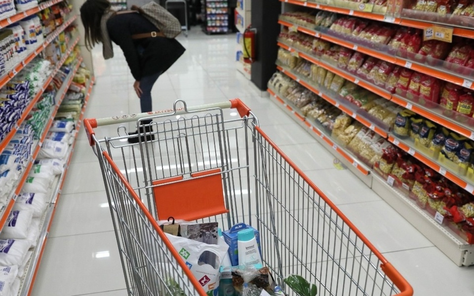 Exposed: Η λίστα ντροπής των σούπερ μάρκετ – Πώς ο συρρικνωμένος πληθωρισμός ληστεύει τους καταναλωτές>