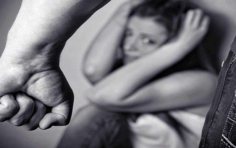 Γυναικεία κακοποίηση: Αντιμετωπίζοντας την πραγματικότητα της βίας>