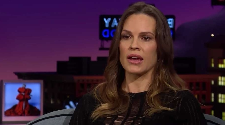 Hilary Swank μοιράζεται γλυκιά φωτογραφία μετά τη γέννηση διδύμων