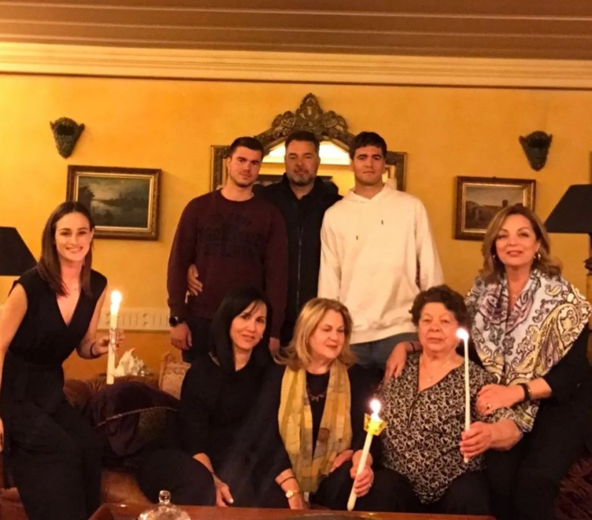 Η Άντζελα Γκερέκου γιορτάζει το Πάσχα στην Κέρκυρα με την κόρη της: Συγκινητικές στιγμές που μοιράζονται στα μέσα κοινωνικής δικτύωσης