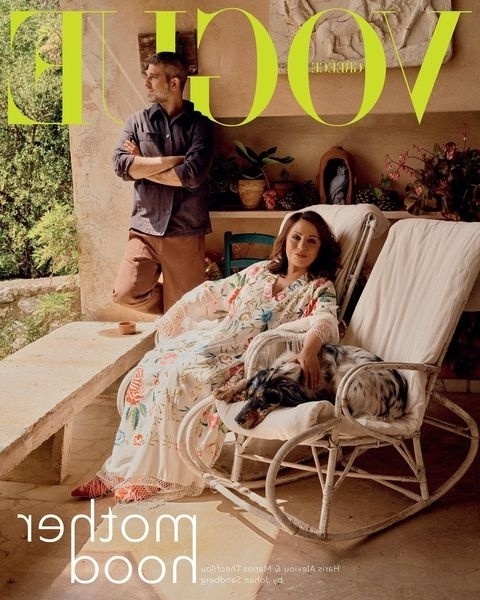 Η Χαρούλα Αλεξίου μιλάει για τον δεσμό της με τον υιοθετημένο γιο της στη Vogue