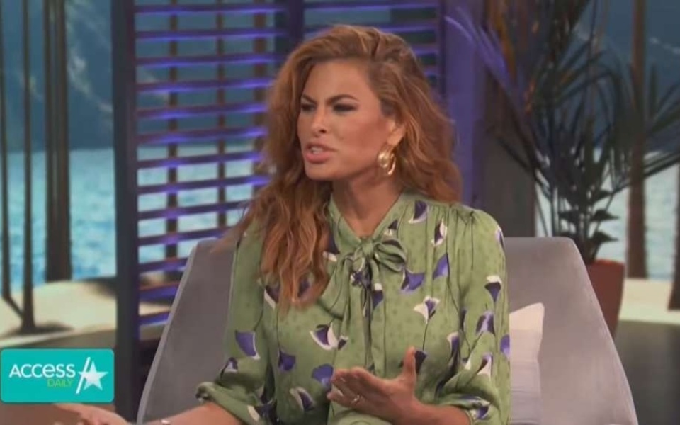 Η Eva Mendes αποκαλύπτει τον λόγο που δεν εμφανίζεται στα κόκκινα χαλιά με τον Ryan Gosling>