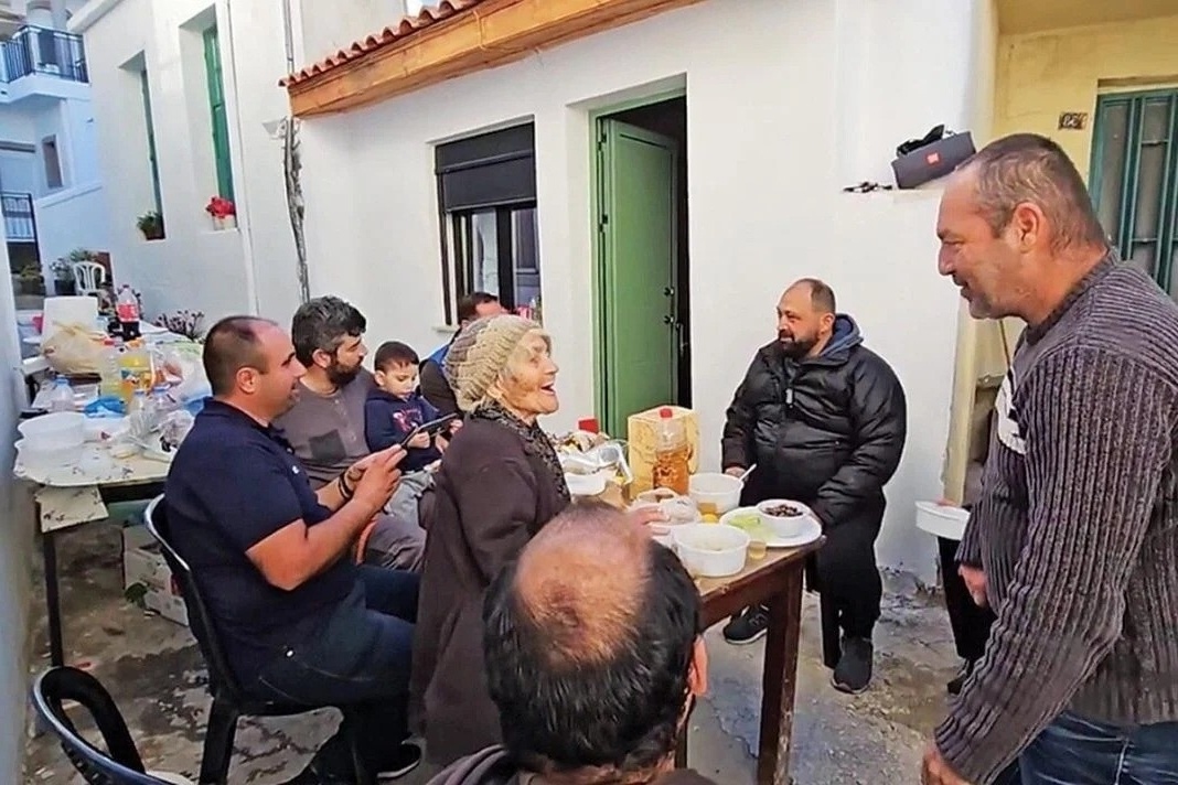 Η γιαγιά Εργίνα αποκτά νέο σπίτι χάρη στους συνανθρώπους της