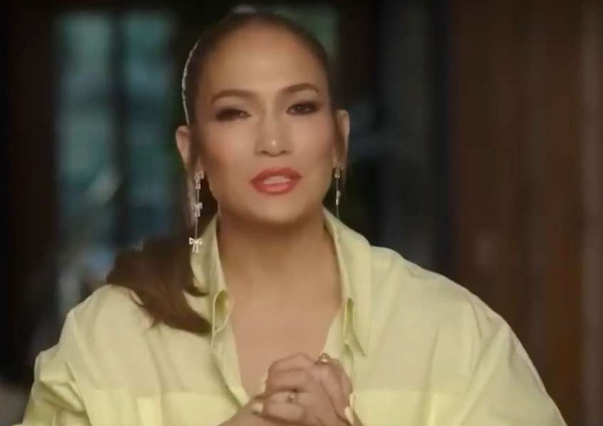 Η Jennifer Lopez μοιράζεται μια ματιά πίσω από τις σκηνές της φωτογράφισης «The Mother» στο Instagram