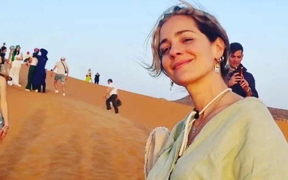Η μνήμη της πληρότητας στα 40: Ο περίπατος της Νατάσσας Μποφίλιου στη Σαχάρα>