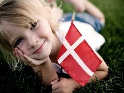 Καλλιέργεια της ενσυναίσθησης: Το δανέζικο μυστικό για να μεγαλώσετε ευτυχισμένα και γεμάτα αυτοπεποίθηση παιδιά