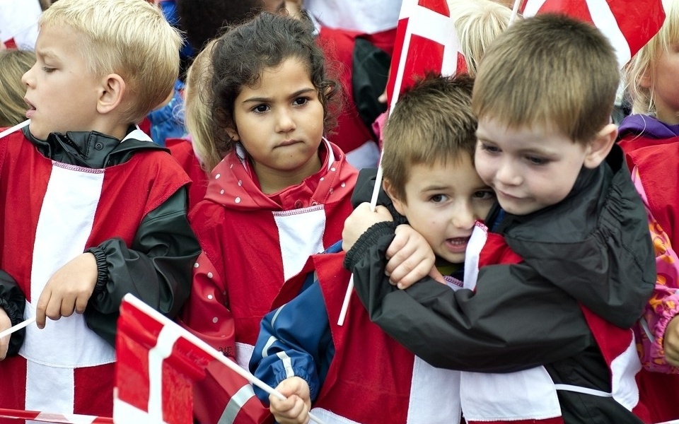 Καλλιέργεια της ενσυναίσθησης: Το δανέζικο μυστικό για να μεγαλώσετε ευτυχισμένα και γεμάτα αυτοπεποίθηση παιδιά>