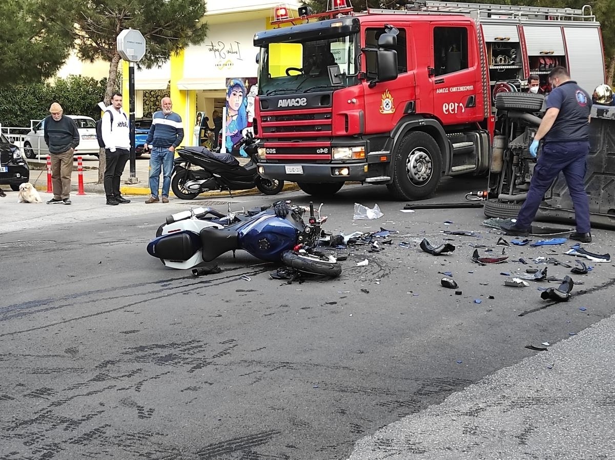 Μοτοσικλετιστής σκοτώθηκε σε σύγκρουση με Smart Car στον Άλιμο
