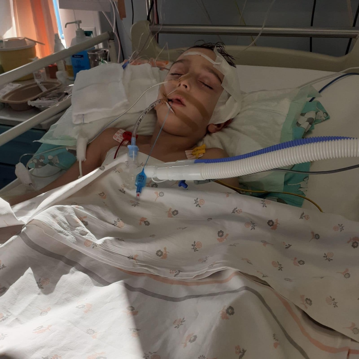 Ο 9χρονος Δημήτρης λαμβάνει υποστήριξη στη μάχη με τον καρκίνο