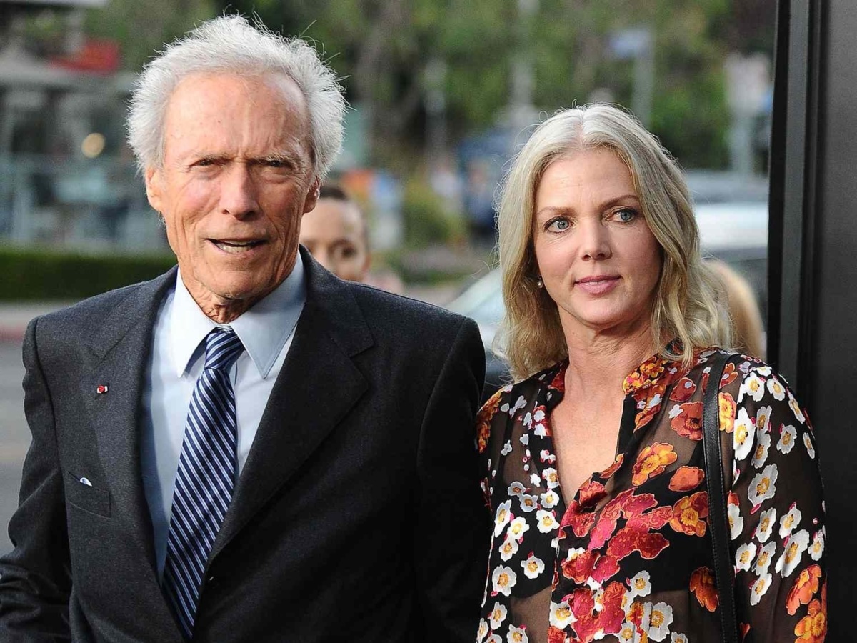 Ο Clint Eastwood βρίσκει τον έρωτα στα 92 του χρόνια με την Christina Sandera