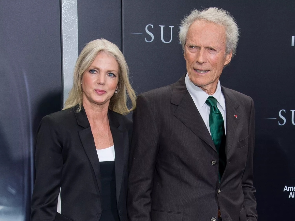 Ο Clint Eastwood βρίσκει τον έρωτα στα 92 του χρόνια με την Christina Sandera