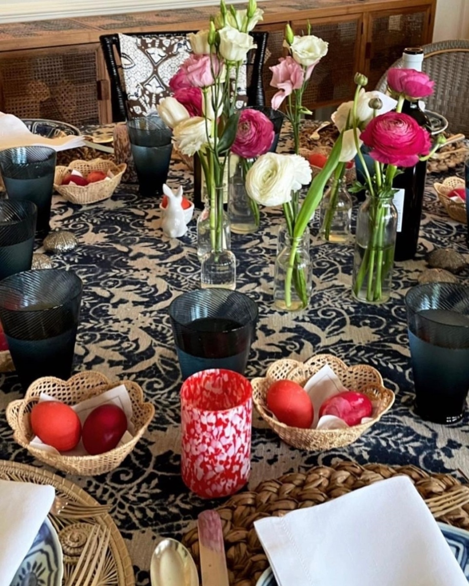 Πολυτελές πασχαλινό γεύμα με τον Paul και τη Marie Chantal στο Hamptons – Ελληνικές γεύσεις και αριστοκρατική διακόσμηση