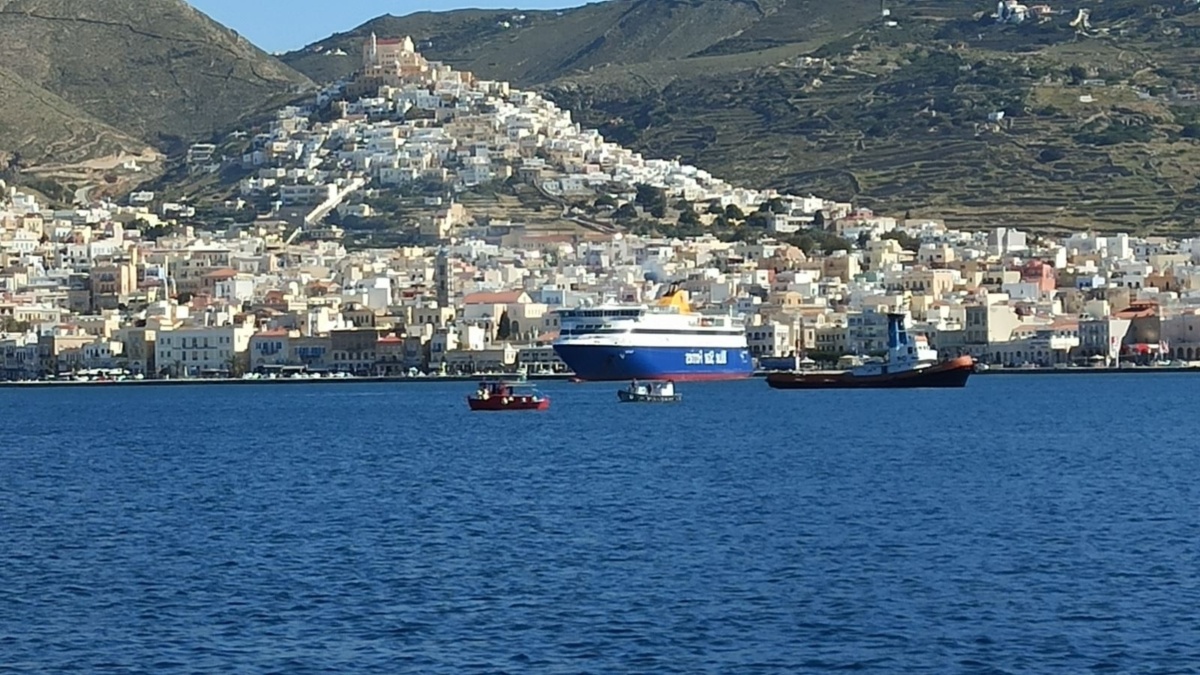 Σώμα μικρού παιδιού βρέθηκε στο λιμάνι της Σύρου