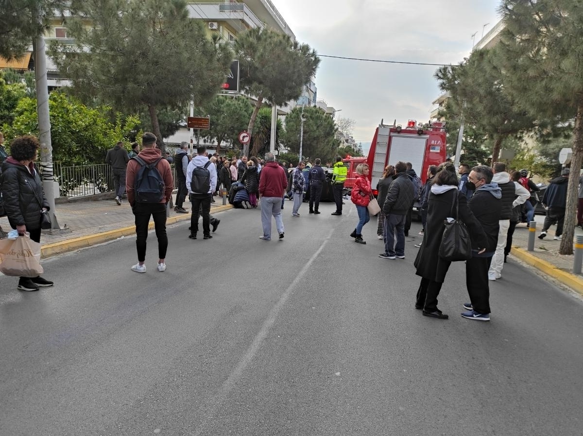 Πένθος για τον Νίκο Μάκο: Τραγικό τροχαίο στον Άλιμο -Βίντεο