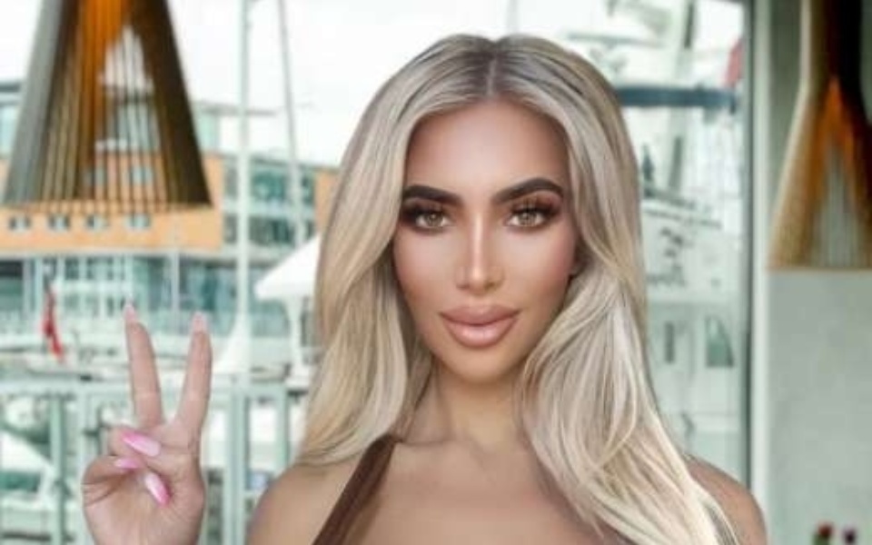 Το μοντέλο OnlyFans και σωσίας της Kim Kardashian πεθαίνει στα 34 μετά από πλαστική χειρουργική επέμβαση>