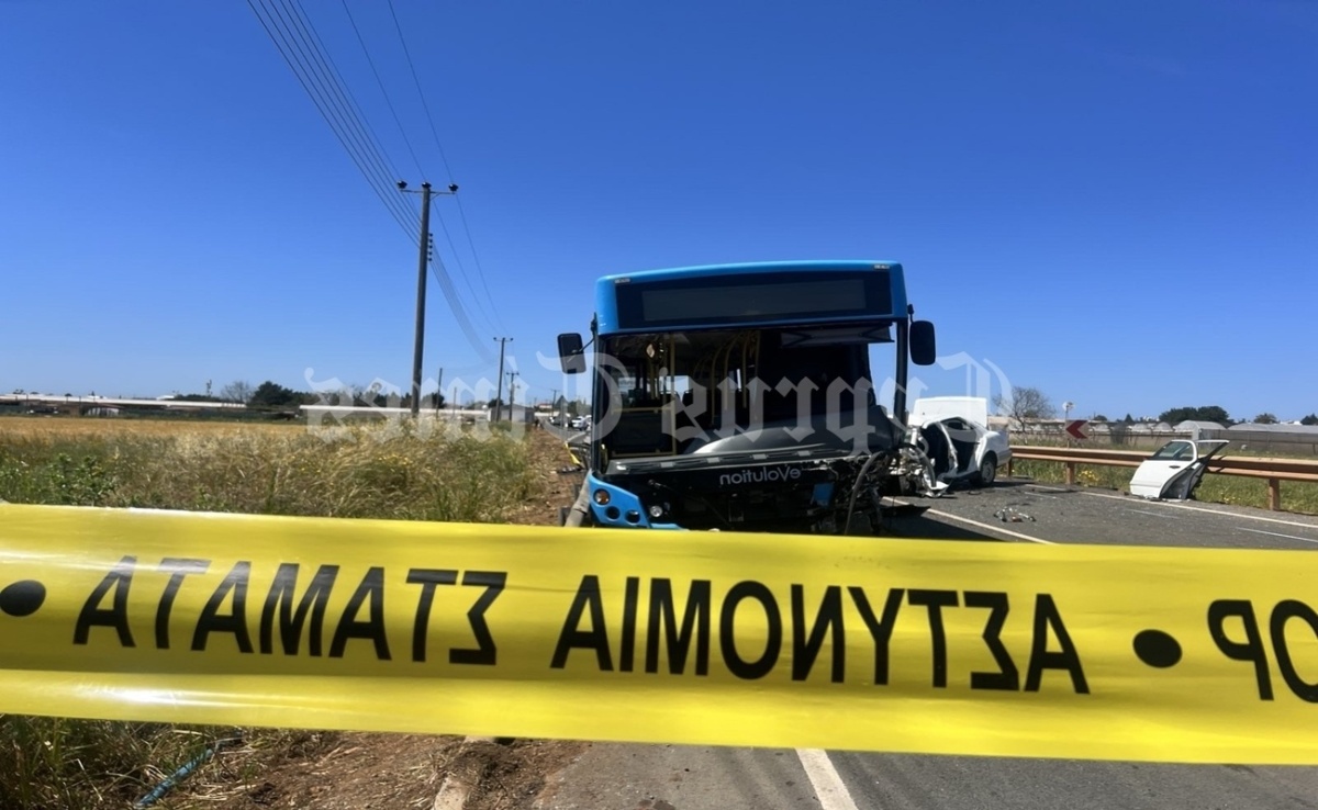 Θανατηφόρο τροχαίο ατύχημα στην Κύπρο: 23χρονη γυναίκα πέθανε σε σύγκρουση με λεωφορείο ενώ πήγαινε παιδί σε γιατρό