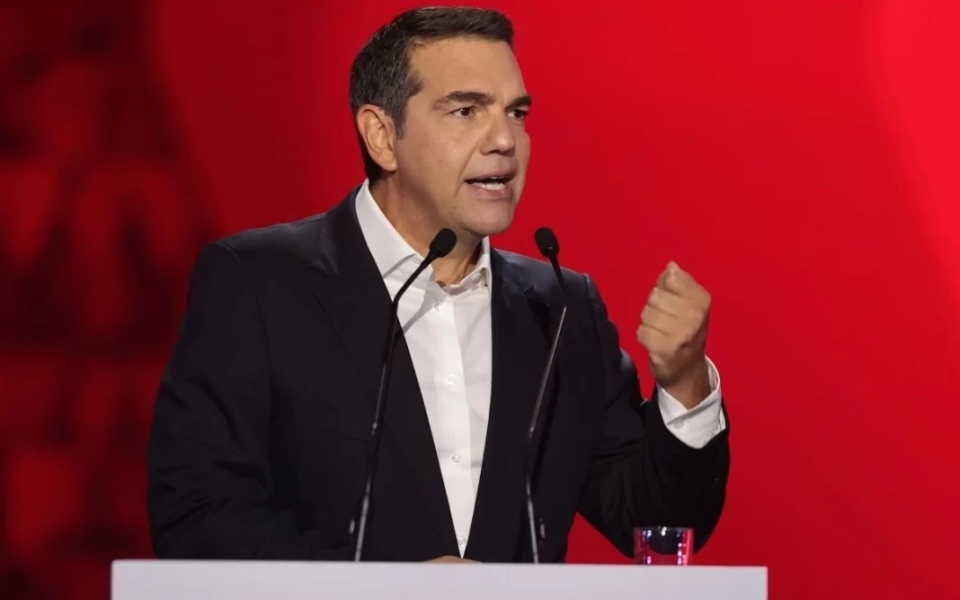 Αλέξης Τσίπρας: Υπόσχεται αλλαγή για την Ελλάδα, ανακοινώνει υποψηφιότητα>