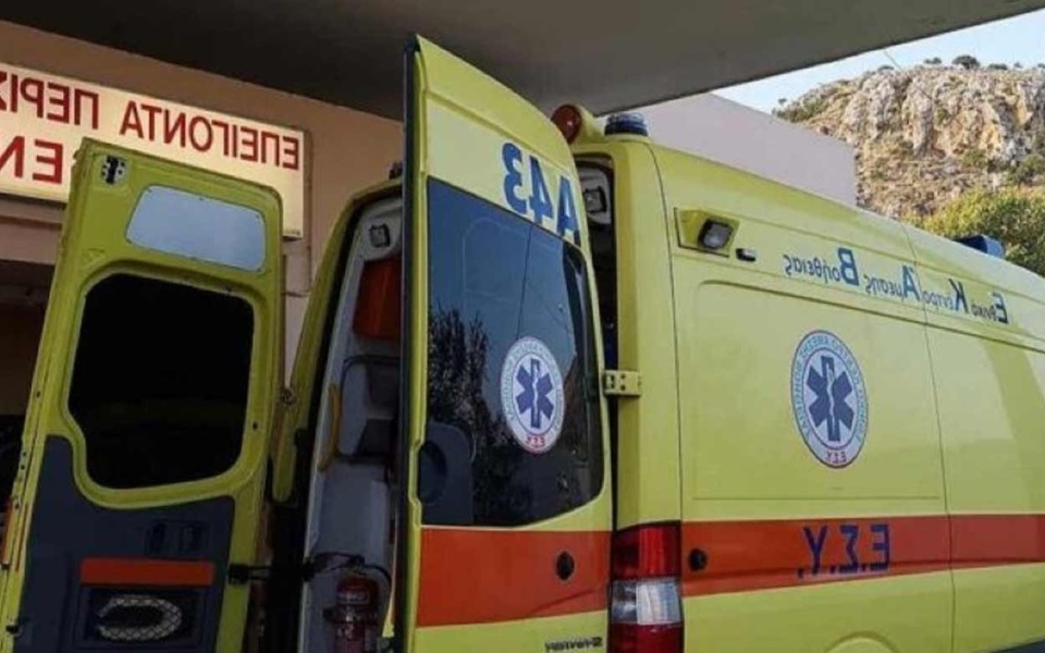 3 μαθητές τραυματίστηκαν σε ατύχημα με λεωφορείο στην Αίγινα, συνελήφθη ο οδηγός>
