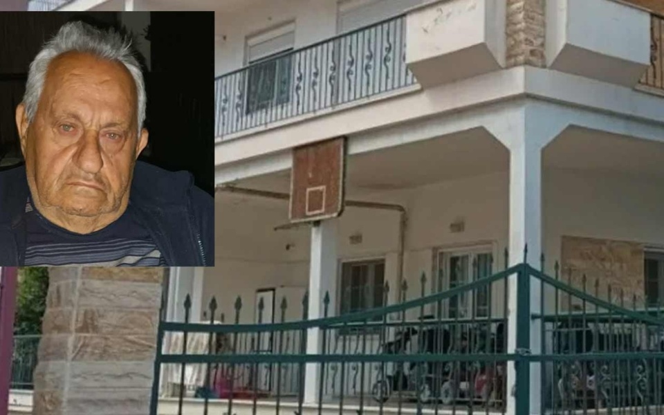 81χρονος ανάπηρος ζει σε βεράντα αφού έχασε το σπίτι του σε πλειστηριασμό στη Χαλκιδική>