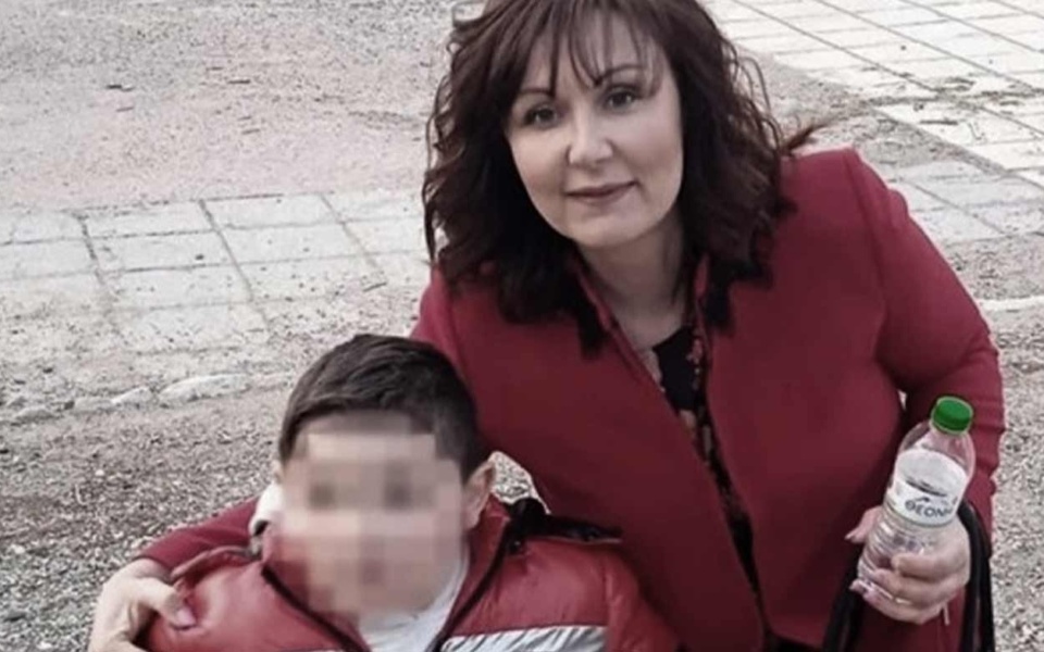 8χρονο αγόρι αναζητά τους γονείς του μετά από τραγικό περιστατικό στη Χαλκιδική>