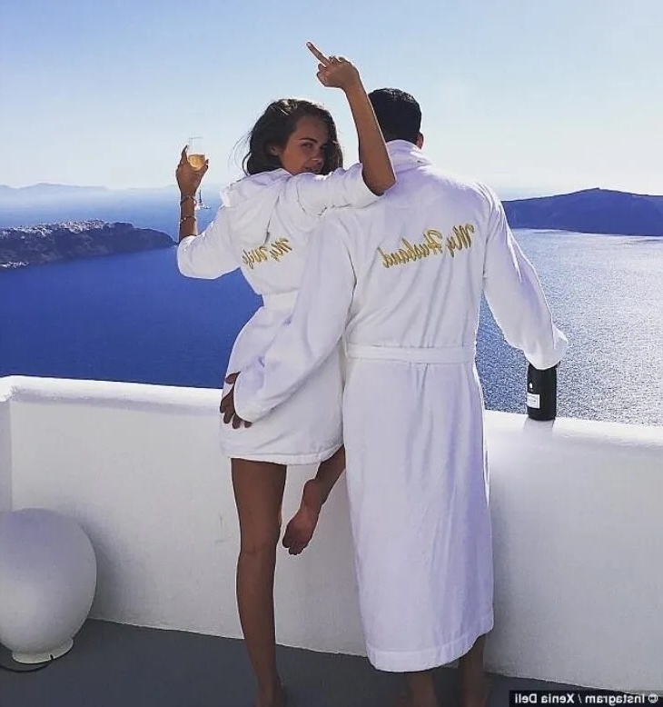 Αγάπη με την πρώτη ματιά: Το ταξίδι ενός μοντέλου με έναν Αιγύπτιο δισεκατομμυριούχο | Santorini Wedding Story