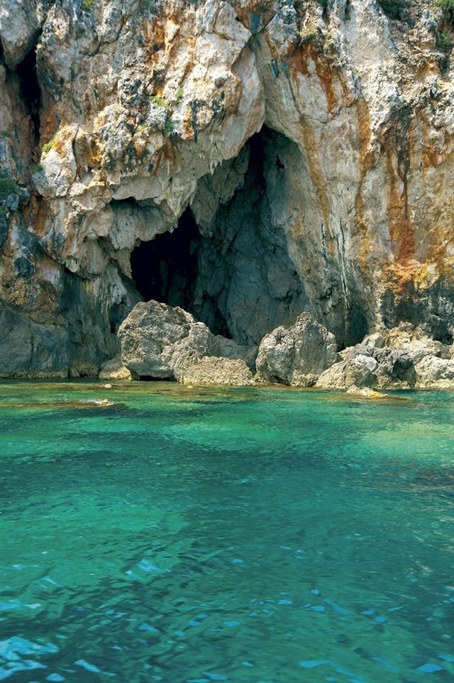 Δείτε την εξωτική «Ριβιέρα» της Ηπείρου: Πάργα – Σύβοτα | Εκπληκτικές παραλίες, ιστορικά κάστρα και ατμόσφαιρα Καραϊβικής