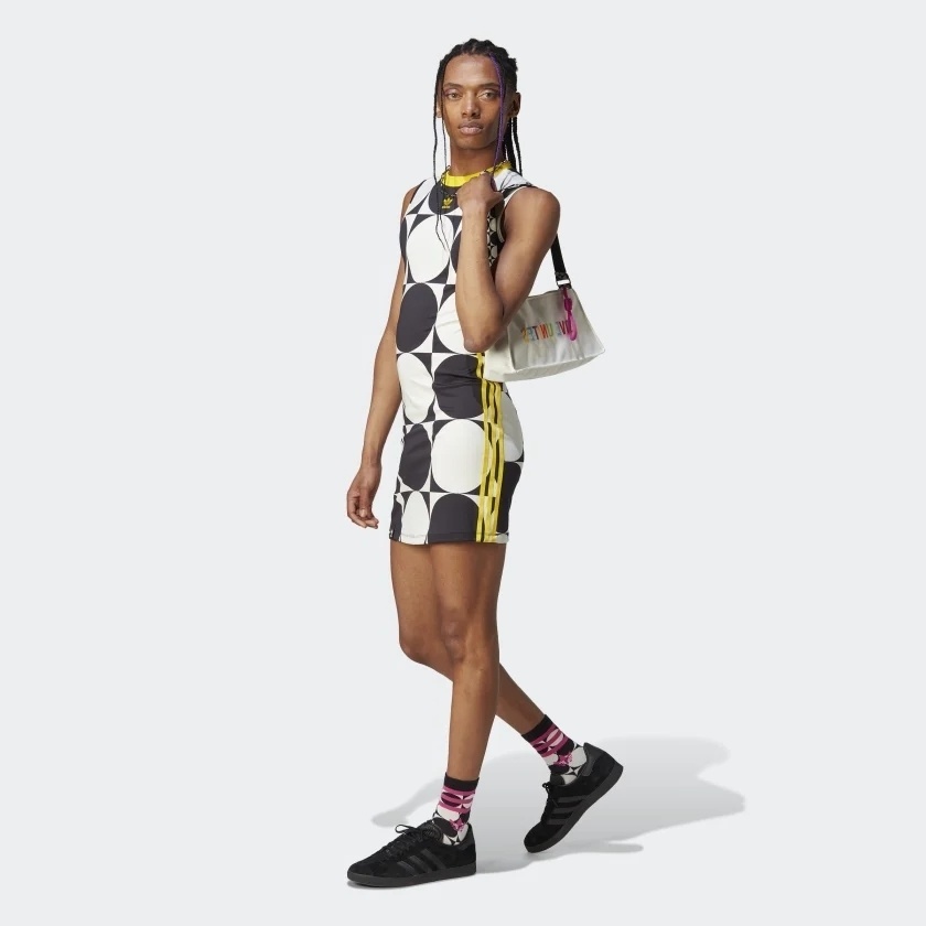 Διαμάχη με την Adidas: Ανδρικά μοντέλα στα γυναικεία μαγιό για το Pride 2023. Εξερευνήστε τις μαγευτικές φωτογραφίες
