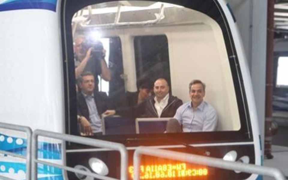 Δοκιμαστική λειτουργία μετρό Θεσσαλονίκης: Ο Κυριάκος Μητσοτάκης ηγείται του δρόμου>