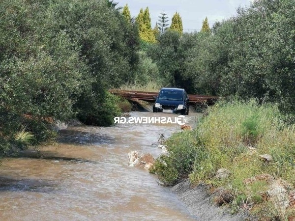 Δόκιμος αστυνομικός παρασύρθηκε από χείμαρρο στο αεροδρόμιο Χανίων