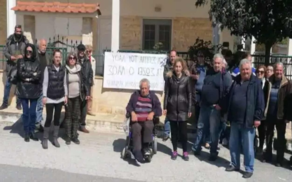 Έξωση ανάπηρου 81χρονου στη Χαλκιδική>