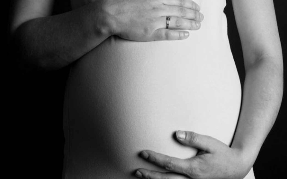 Γέννηση με καισαρική τομή: Η επώδυνη αλήθεια για την πιο κοινή διαδικασία του τοκετού>